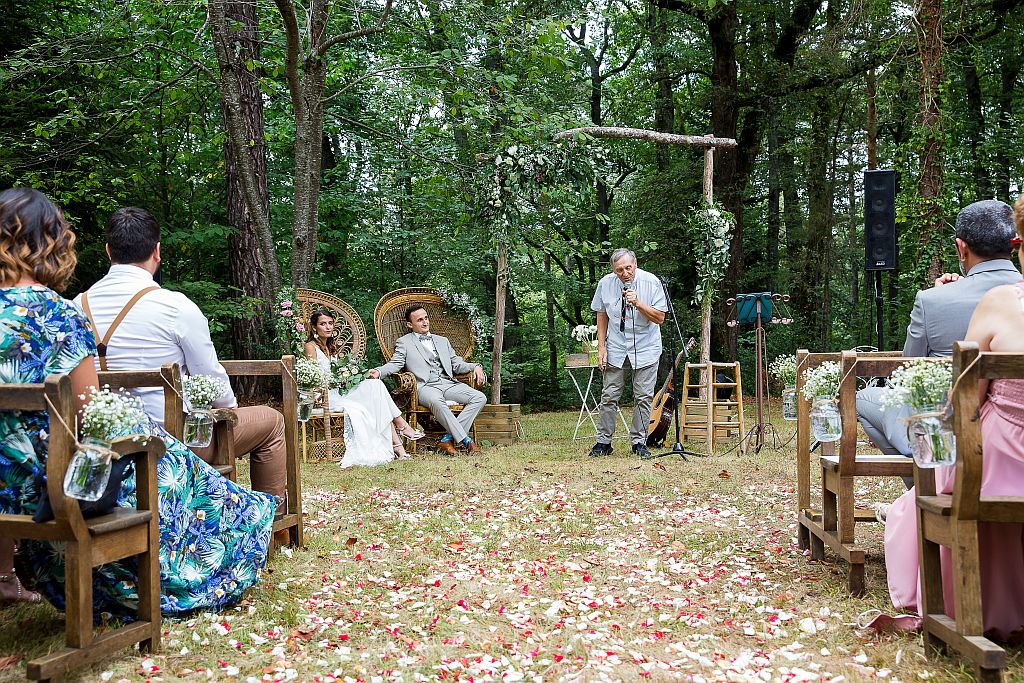 outdoor ceremony at domaine le castelet